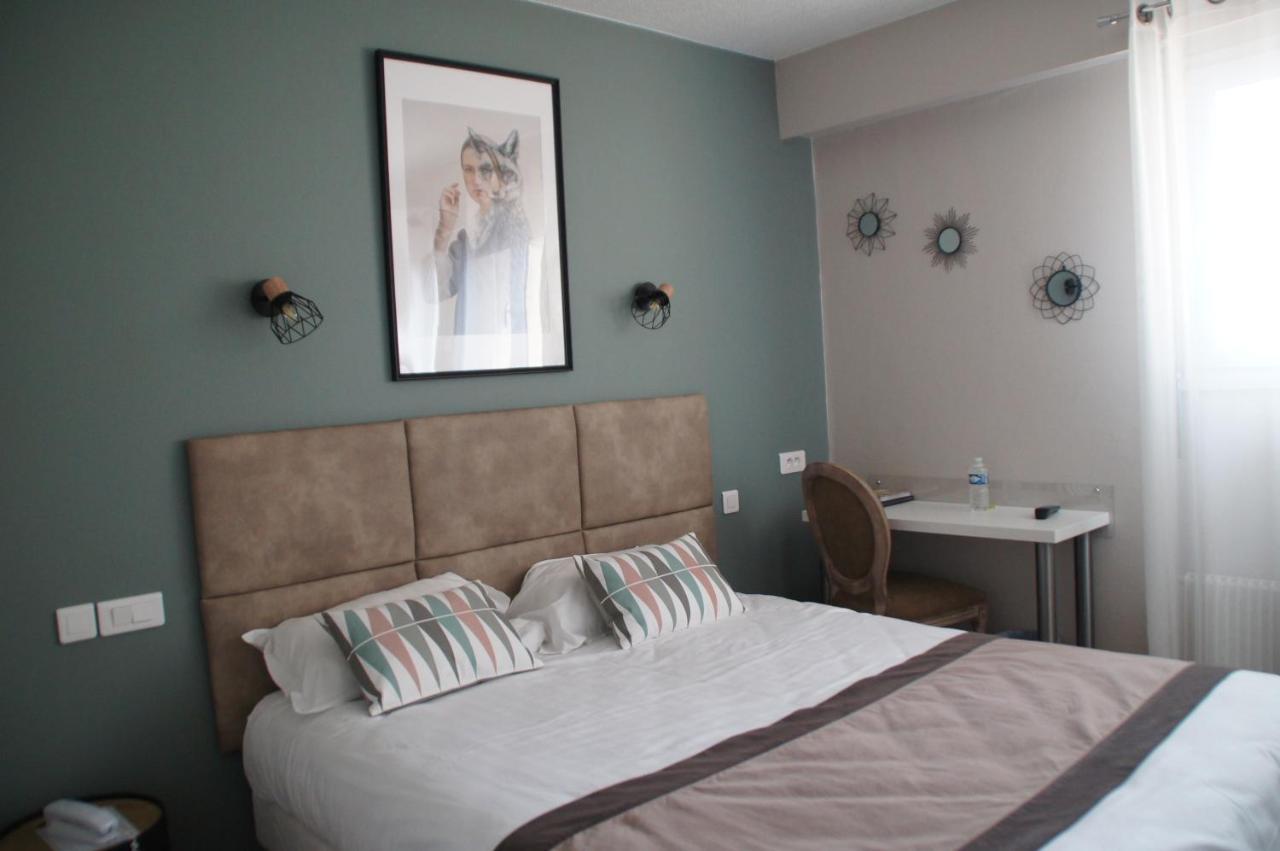 Logis Hotel De La Bruyere Pouzauges Dış mekan fotoğraf