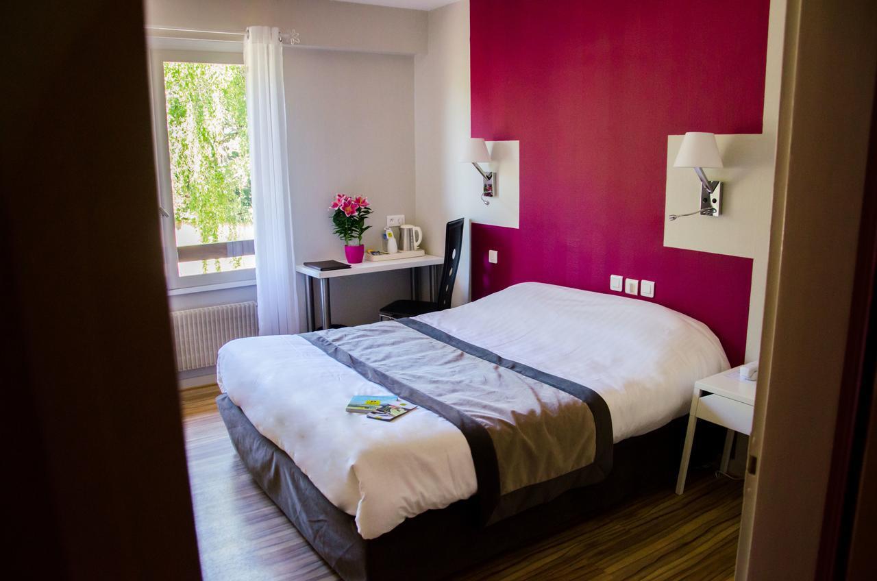 Logis Hotel De La Bruyere Pouzauges Dış mekan fotoğraf