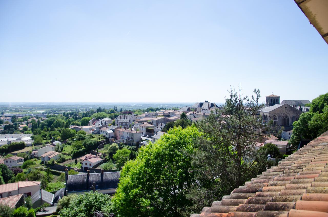 Logis Hotel De La Bruyere Pouzauges Dış mekan fotoğraf