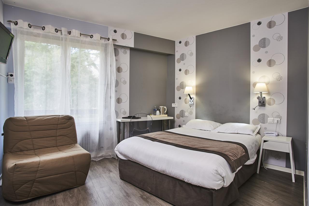 Logis Hotel De La Bruyere Pouzauges Dış mekan fotoğraf