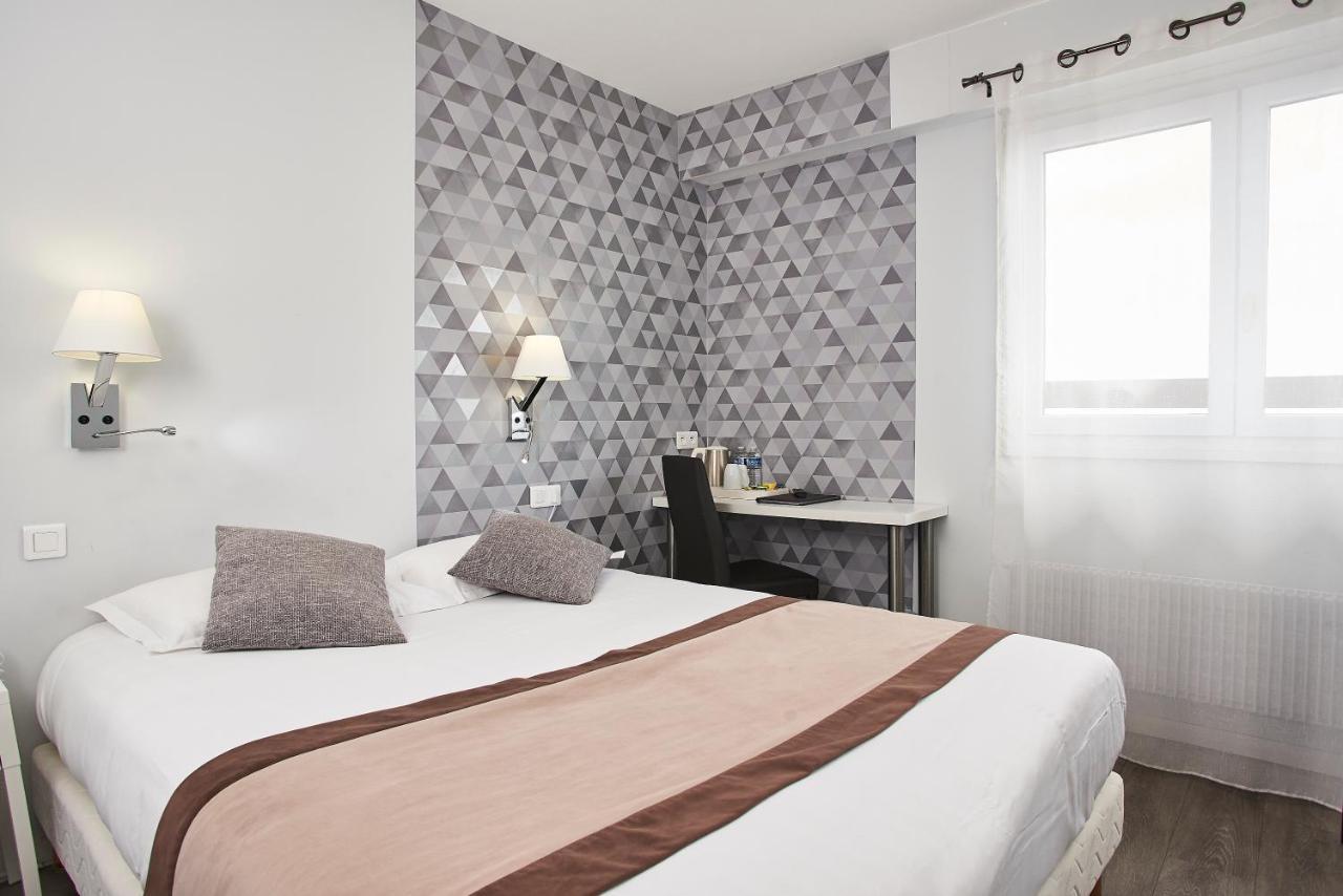 Logis Hotel De La Bruyere Pouzauges Dış mekan fotoğraf