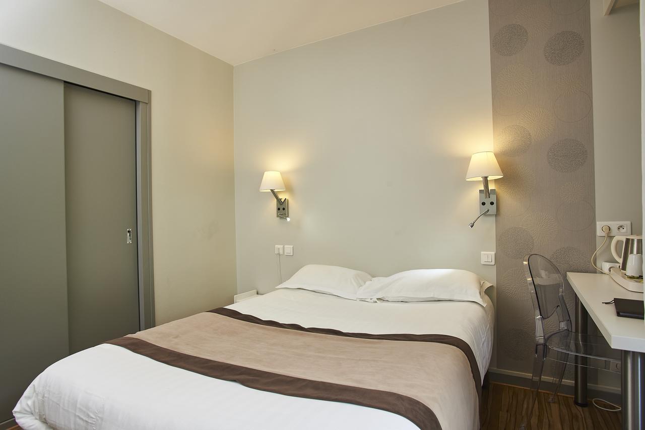Logis Hotel De La Bruyere Pouzauges Dış mekan fotoğraf