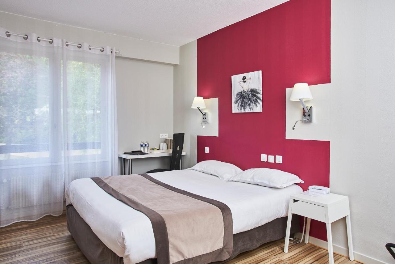 Logis Hotel De La Bruyere Pouzauges Dış mekan fotoğraf