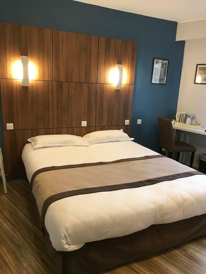Logis Hotel De La Bruyere Pouzauges Dış mekan fotoğraf
